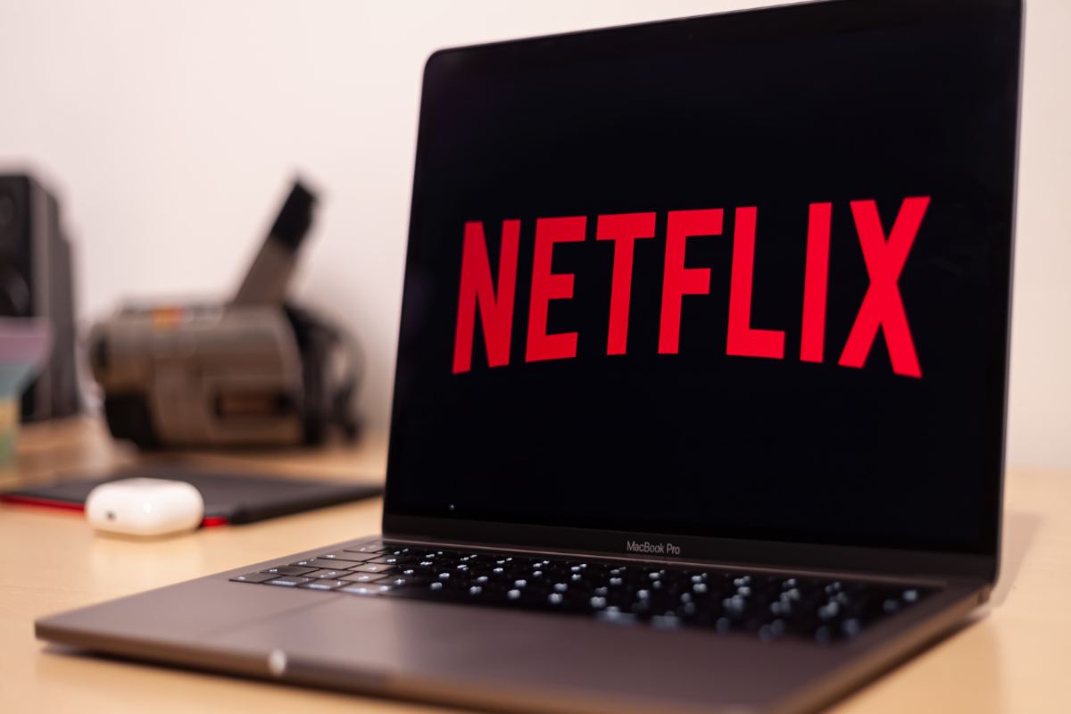 Netflix, abbonamento con pubblicità flop